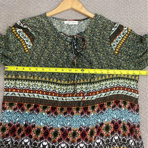 Floral Multicolor Women's boho flowy blouse - Picture 5 of 7